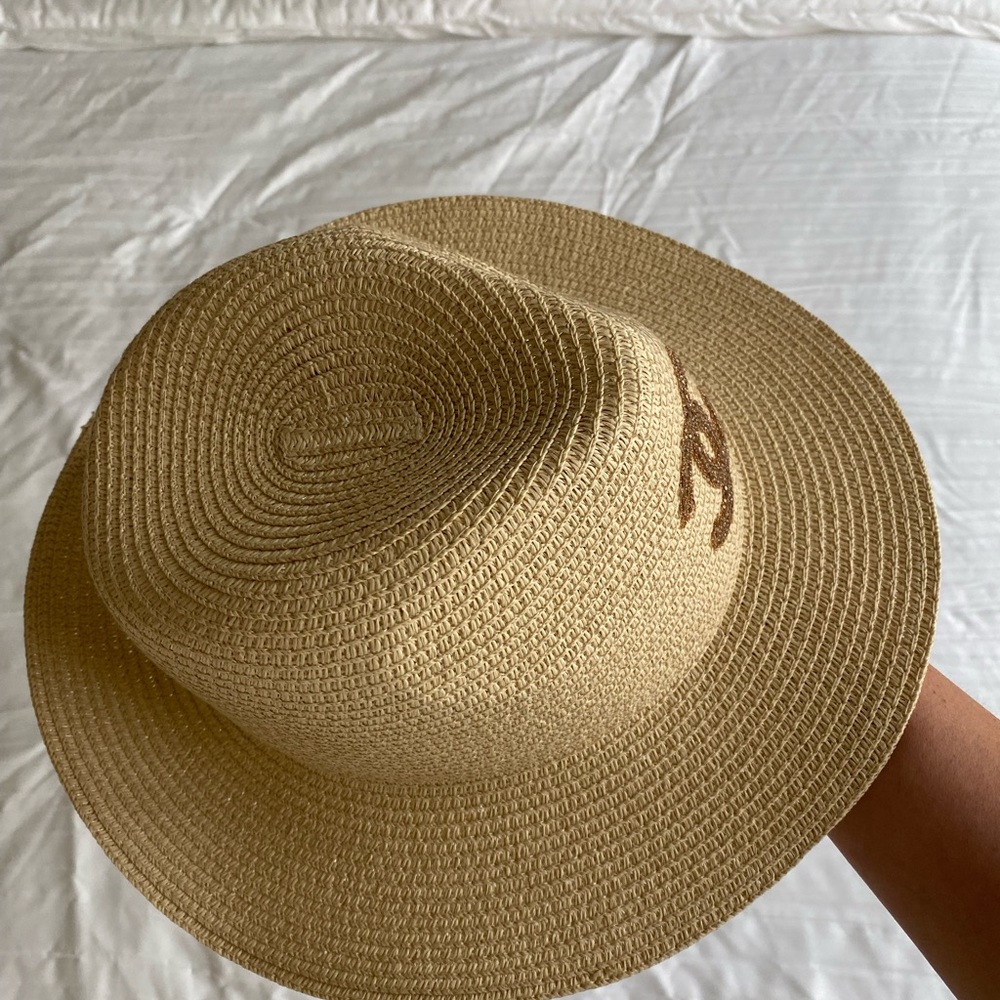 Channel inspired hat - Picture 3 of 5